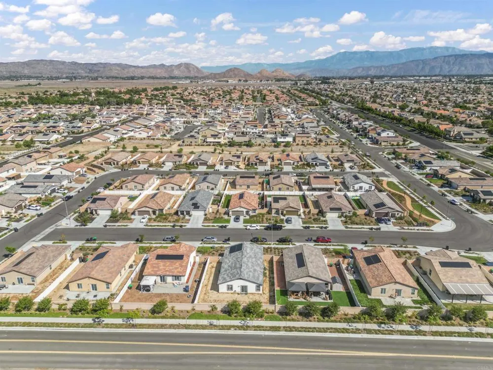 5062 Wrangler Way Hemet, CA 92545