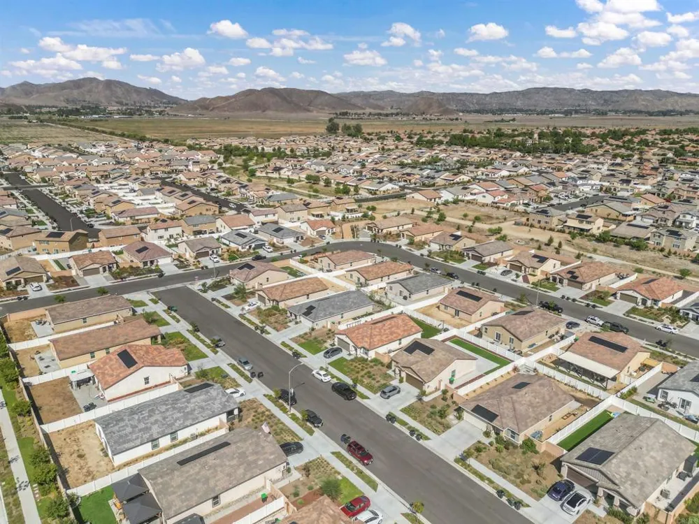 5062 Wrangler Way Hemet, CA 92545