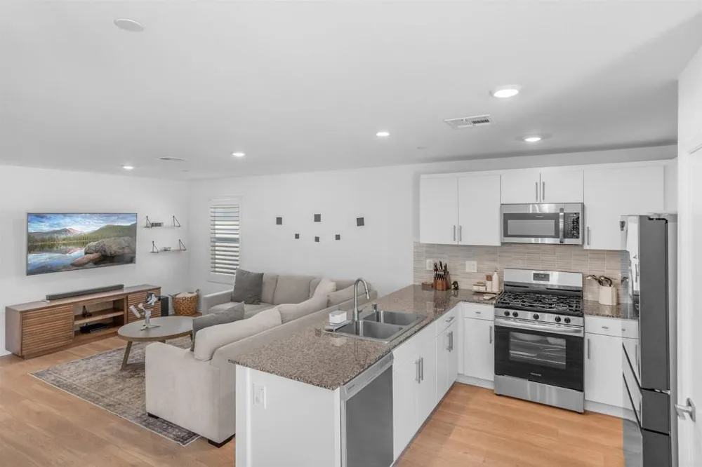 5062 Wrangler Way Hemet, CA 92545