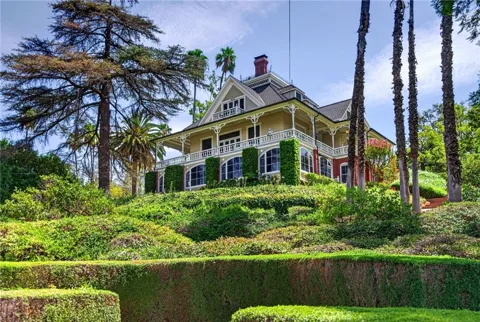 2812 Ivy