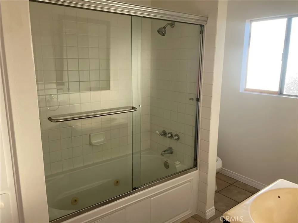 8505 Columbus Avenue #211 North Hills, CA 91343