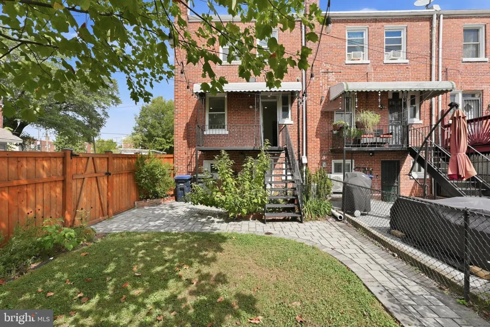 11 HAMILTON STREET NE Washington, DC 20011