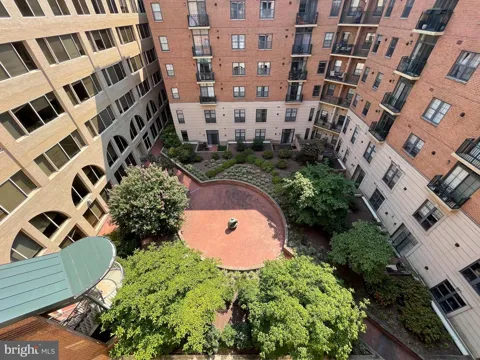 1111 25TH STREET NW #815