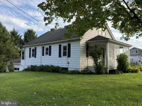 1013 BUCK ROAD