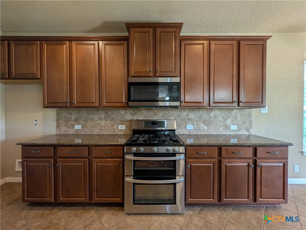 212 Oak Creek Way New Braunfels, TX 78130