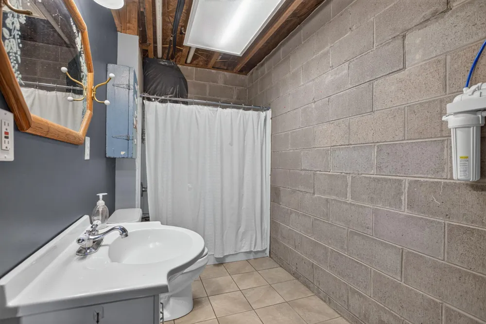4722 Root Station Road Jackson, MI 49201