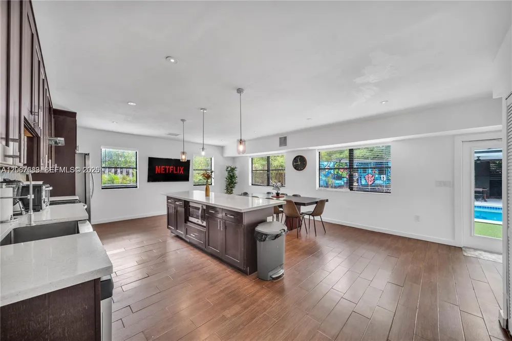 710 NE 141st St North Miami, FL 33161