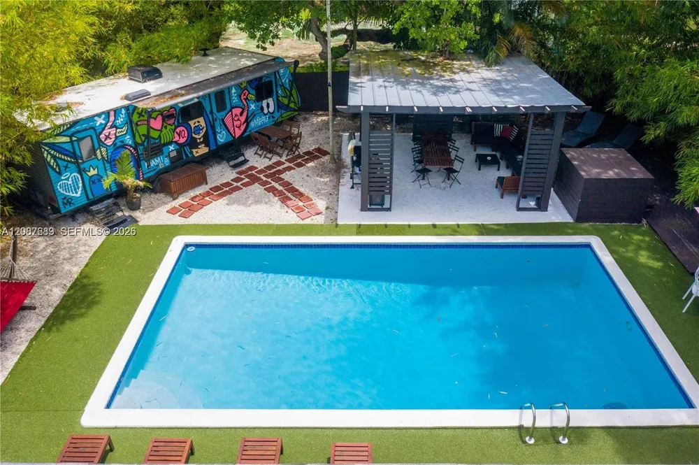 710 NE 141st St North Miami, FL 33161