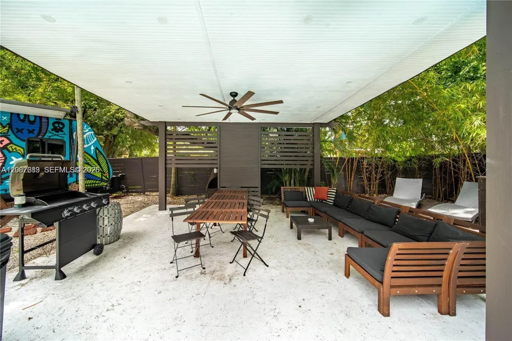 710 NE 141st St North Miami, FL 33161
