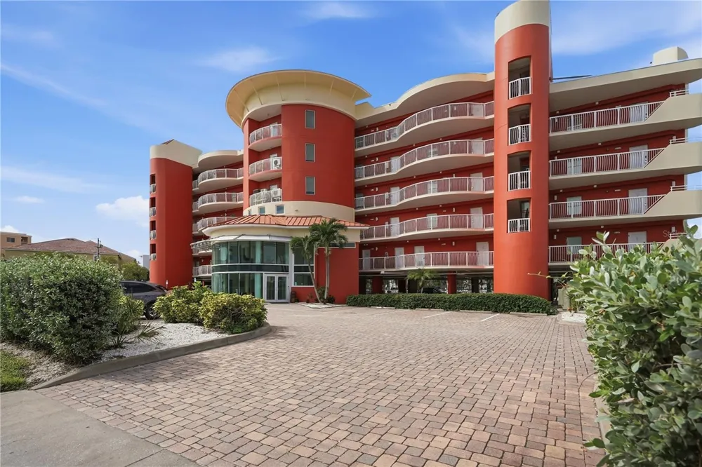 11605 GULF BOULEVARD #203 Treasure Island, FL 33706
