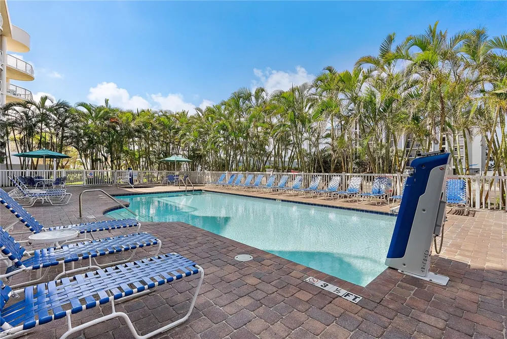 11605 GULF BOULEVARD #203 Treasure Island, FL 33706