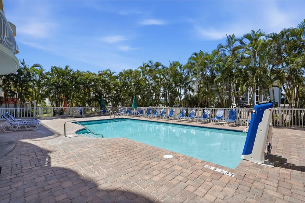 11605 GULF BOULEVARD #203 Treasure Island, FL 33706
