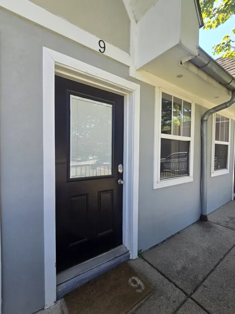415 Humphreys St #9