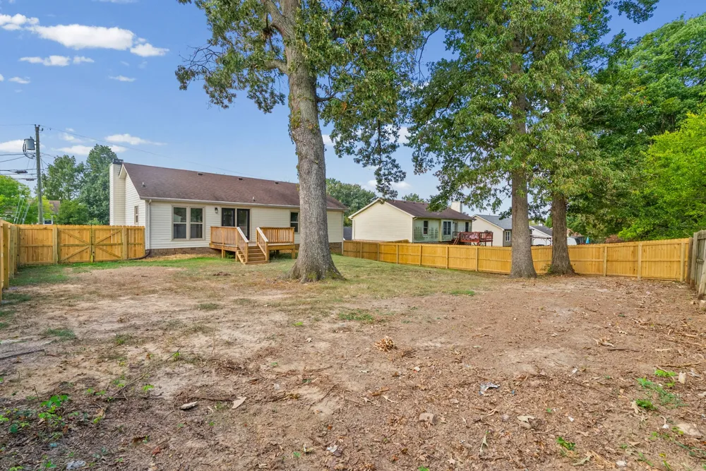 2161 Amadeus Dr Clarksville, TN 37040