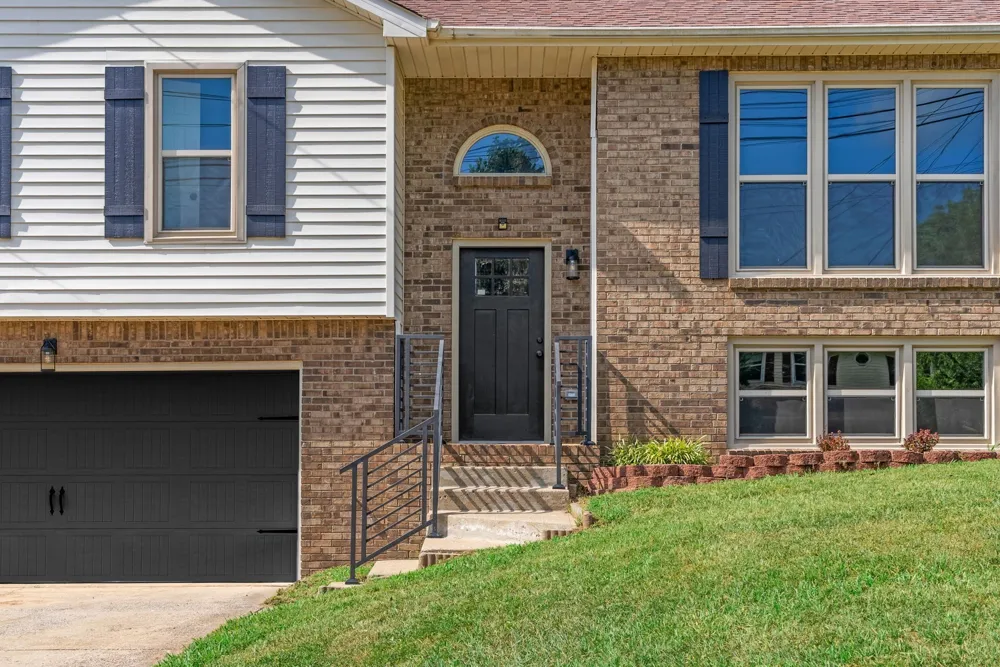 2161 Amadeus Dr Clarksville, TN 37040
