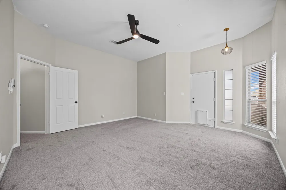 5881 Fergus Kyle, TX 78640