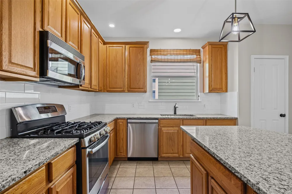 5881 Fergus Kyle, TX 78640