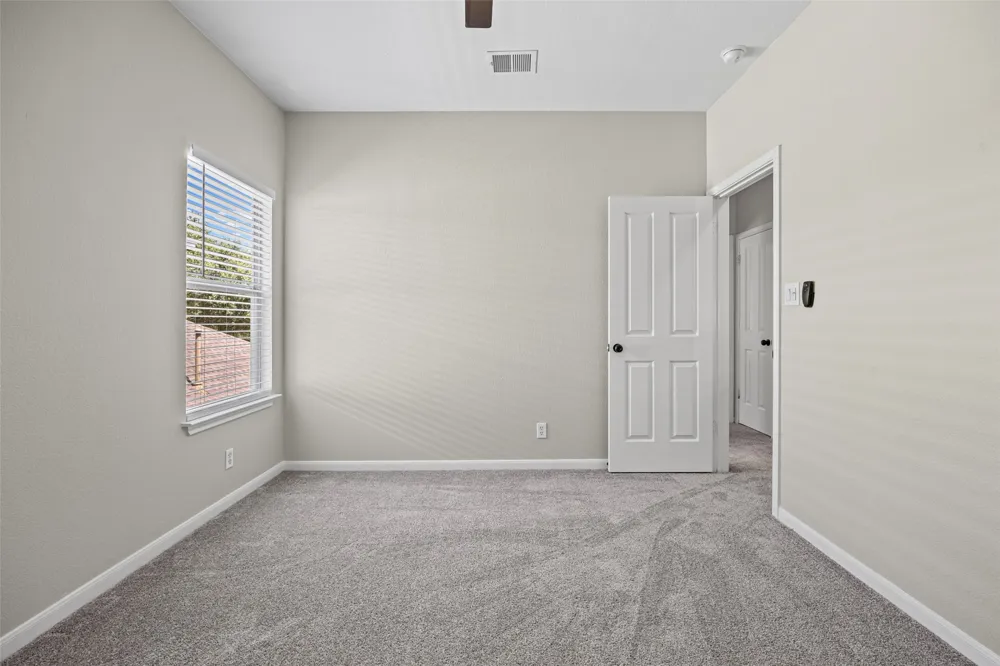 5881 Fergus Kyle, TX 78640