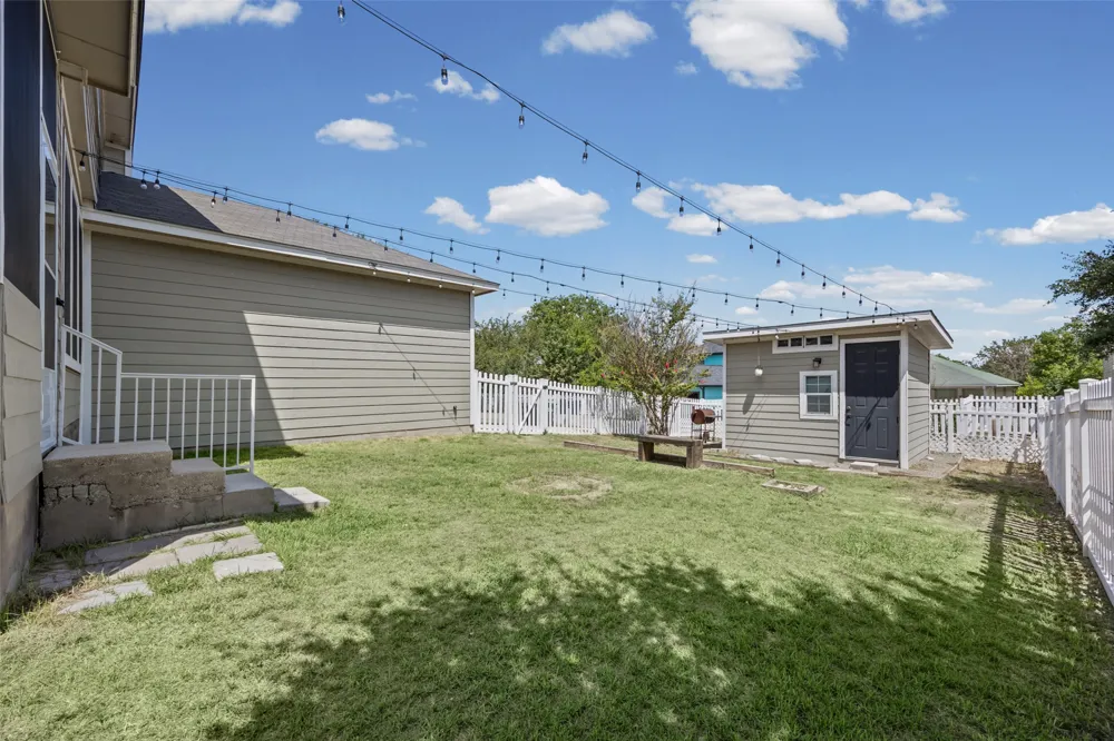 5881 Fergus Kyle, TX 78640