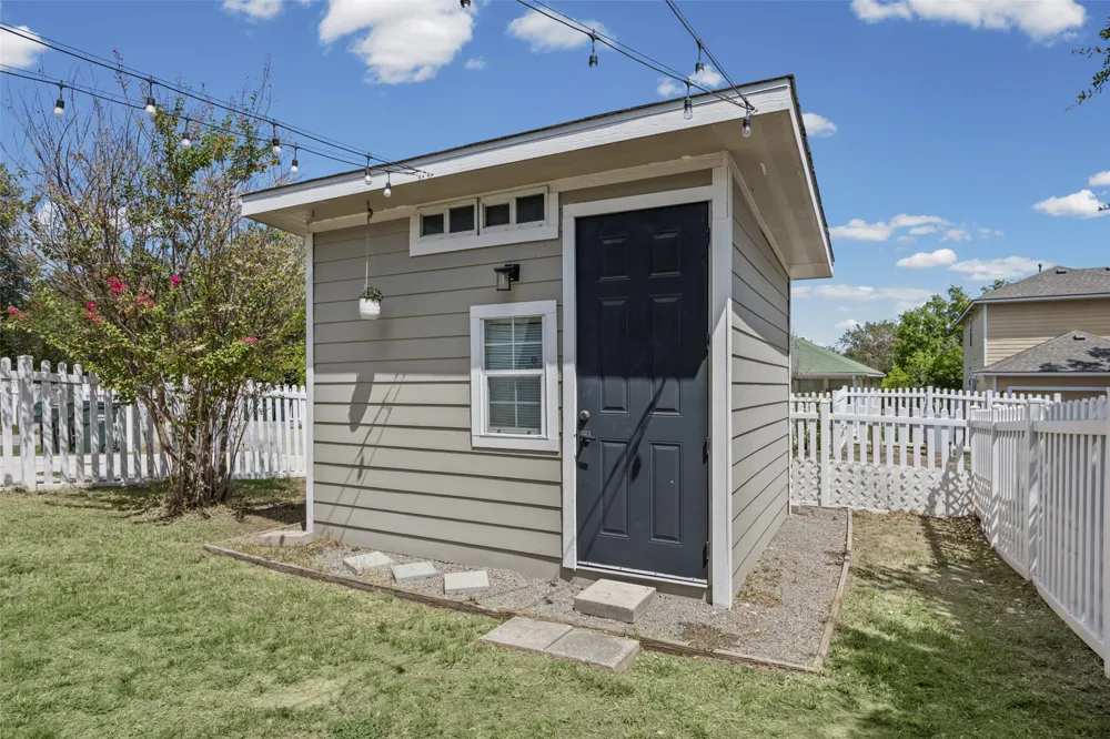 5881 Fergus Kyle, TX 78640