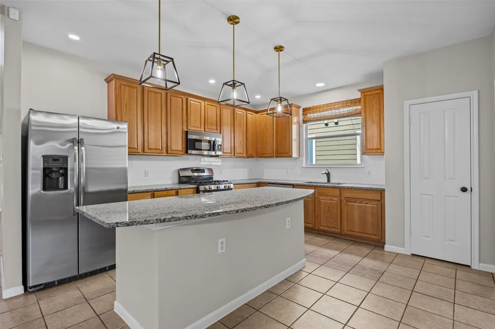 5881 Fergus Kyle, TX 78640