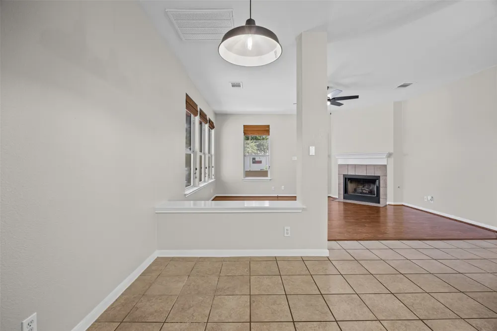 5881 Fergus Kyle, TX 78640