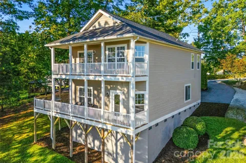 14 Summit Circle
