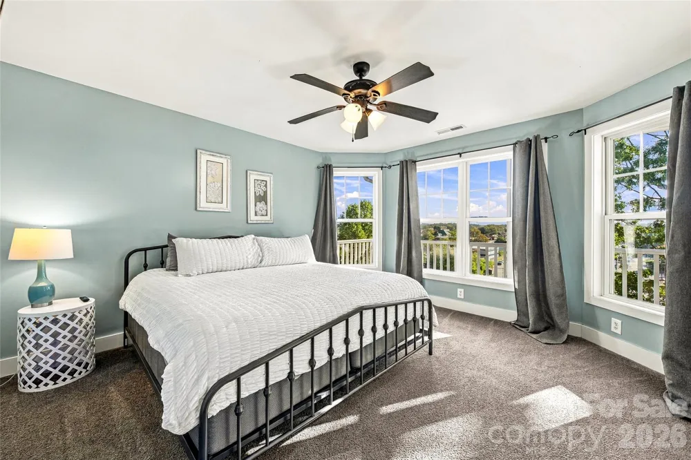 14 Summit Circle Hendersonville, NC 28739