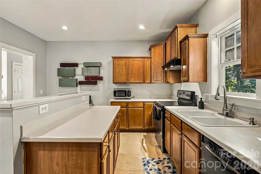 14 Summit Circle Hendersonville, NC 28739