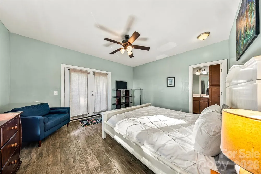 14 Summit Circle Hendersonville, NC 28739