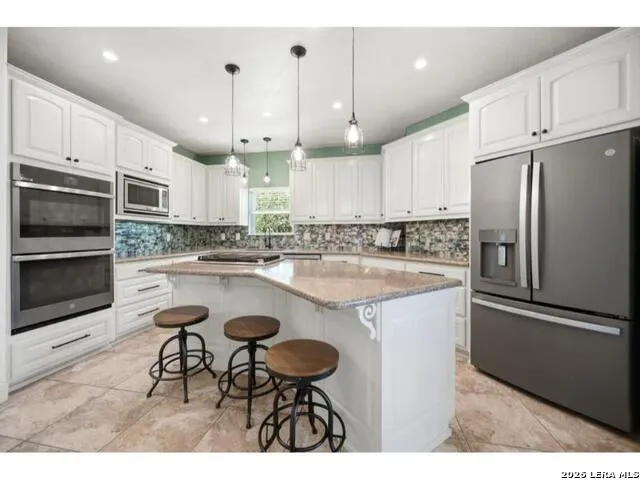3811 POTTERS CREEK RD Canyon Lake, TX 78133