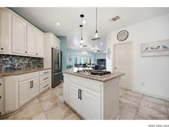 3811 POTTERS CREEK RD Canyon Lake, TX 78133