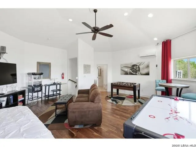 3811 POTTERS CREEK RD Canyon Lake, TX 78133