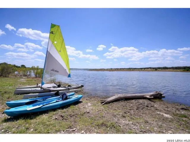 3811 POTTERS CREEK RD Canyon Lake, TX 78133