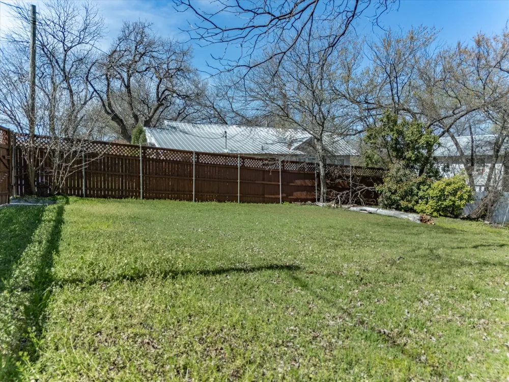 107 Alamo Street Weatherford, TX 76086