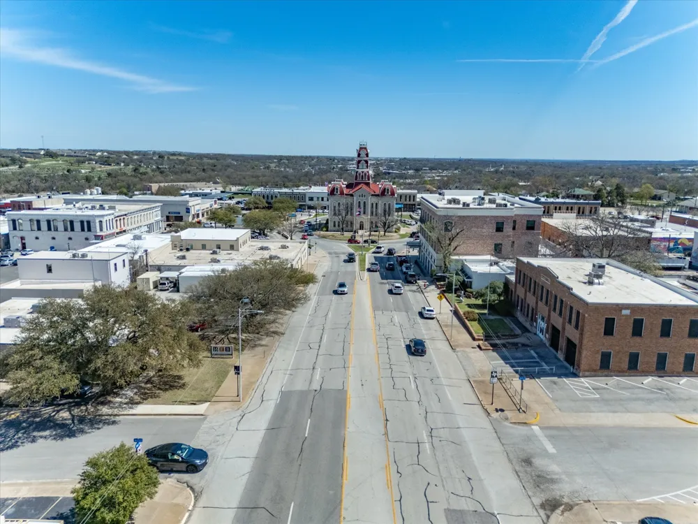 107 Alamo Street Weatherford, TX 76086