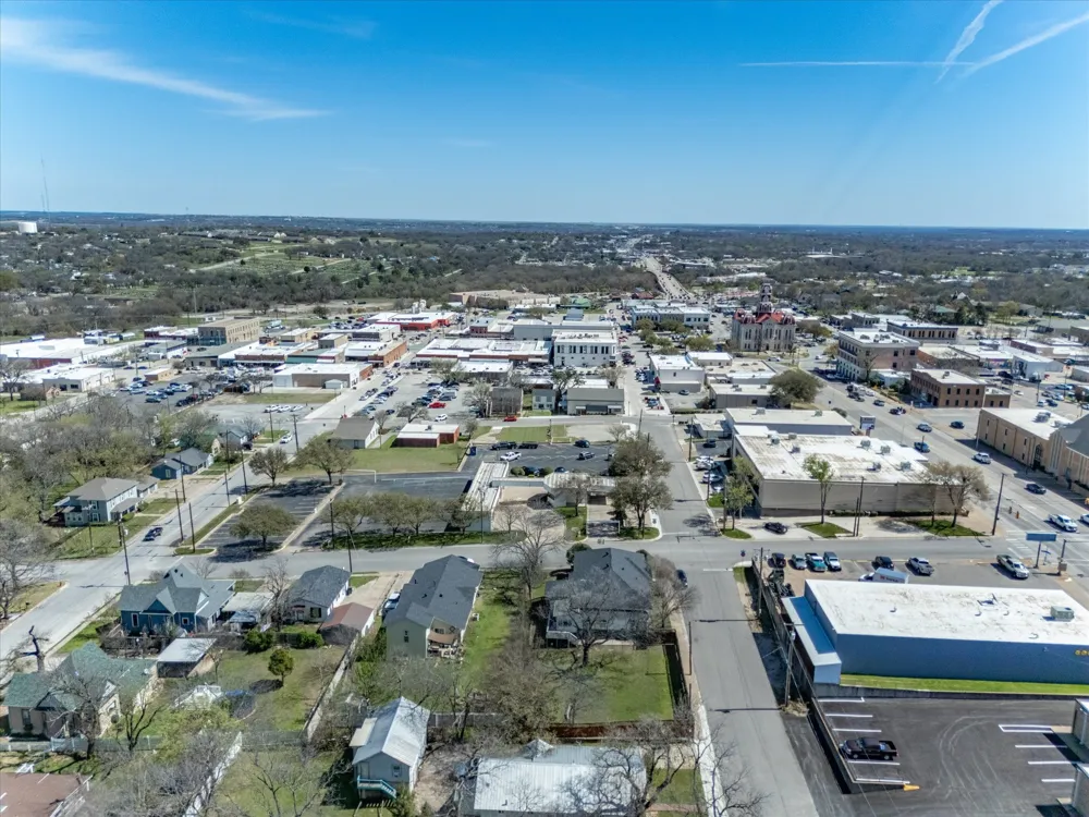 107 Alamo Street Weatherford, TX 76086