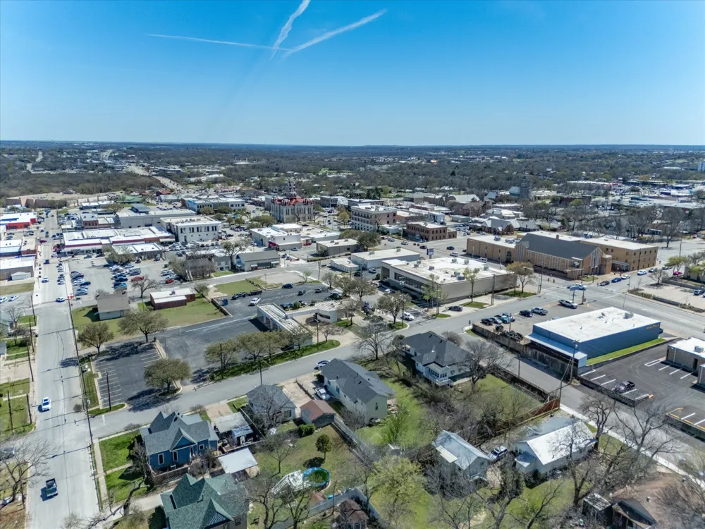 107 Alamo Street Weatherford, TX 76086
