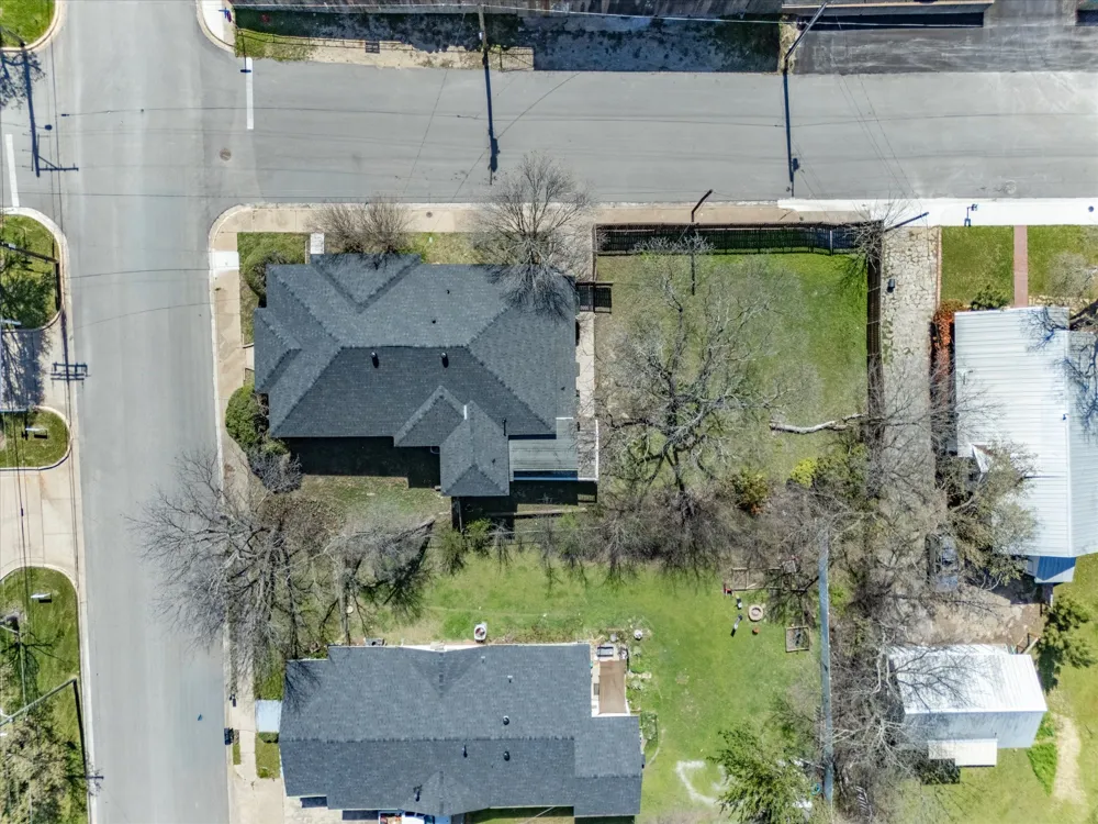 107 Alamo Street Weatherford, TX 76086