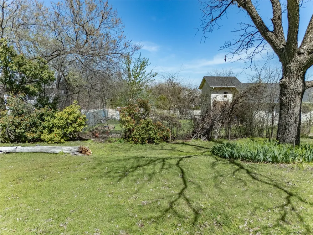 107 Alamo Street Weatherford, TX 76086