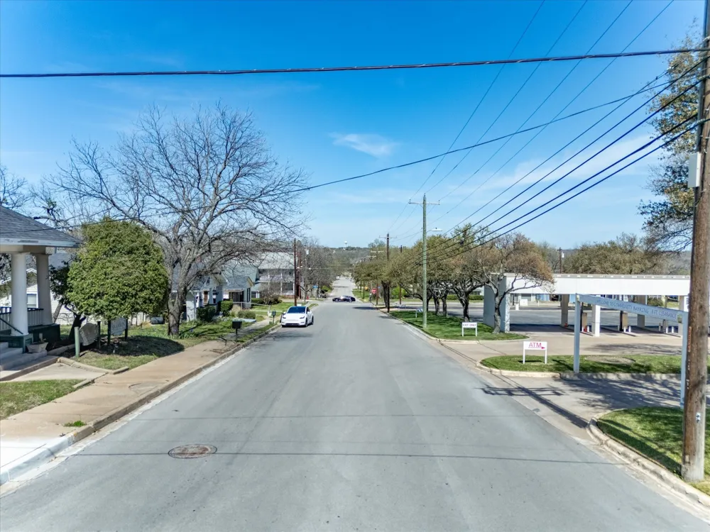 107 Alamo Street Weatherford, TX 76086