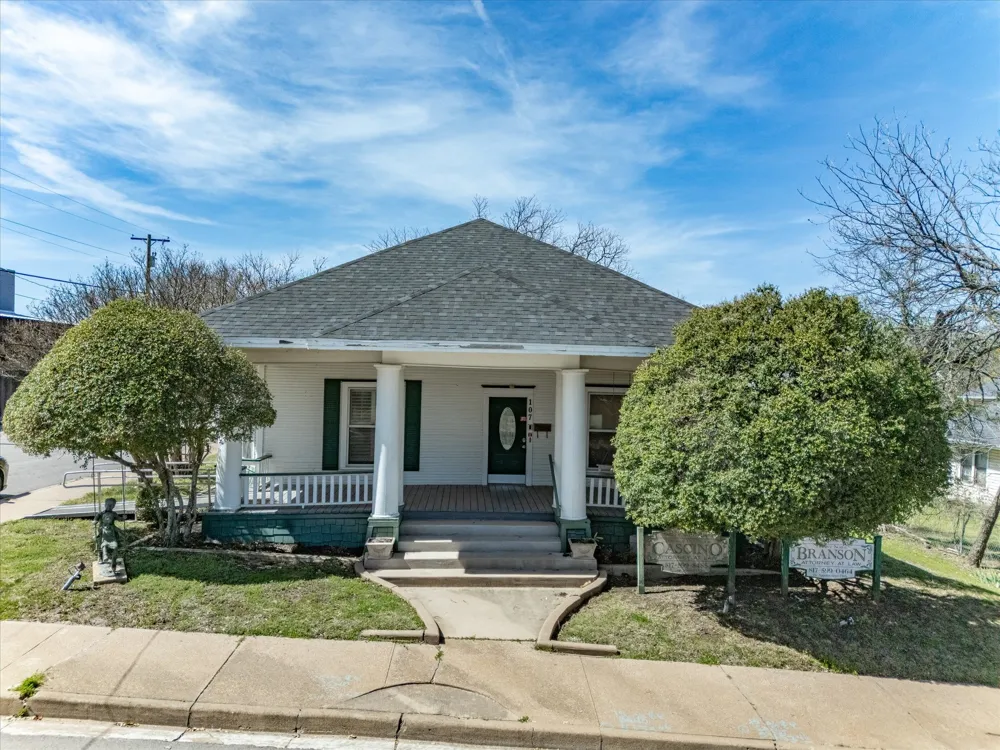 107 Alamo Street Weatherford, TX 76086