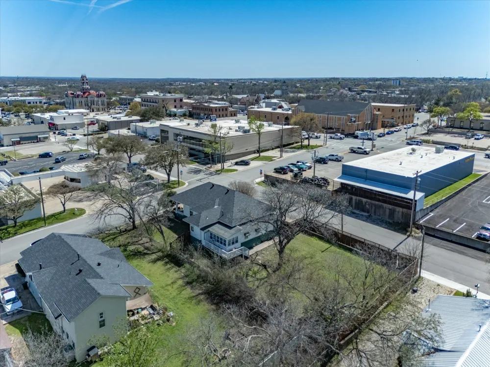107 Alamo Street Weatherford, TX 76086