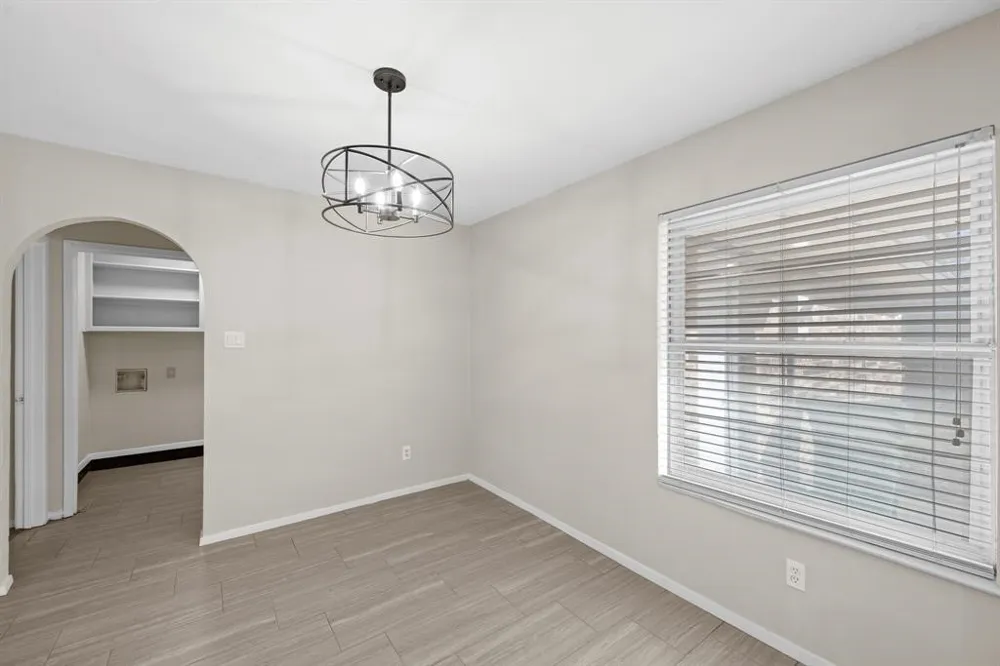 2001 San Jacinto Drive Arlington, TX 76012