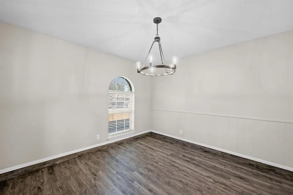 2001 San Jacinto Drive Arlington, TX 76012