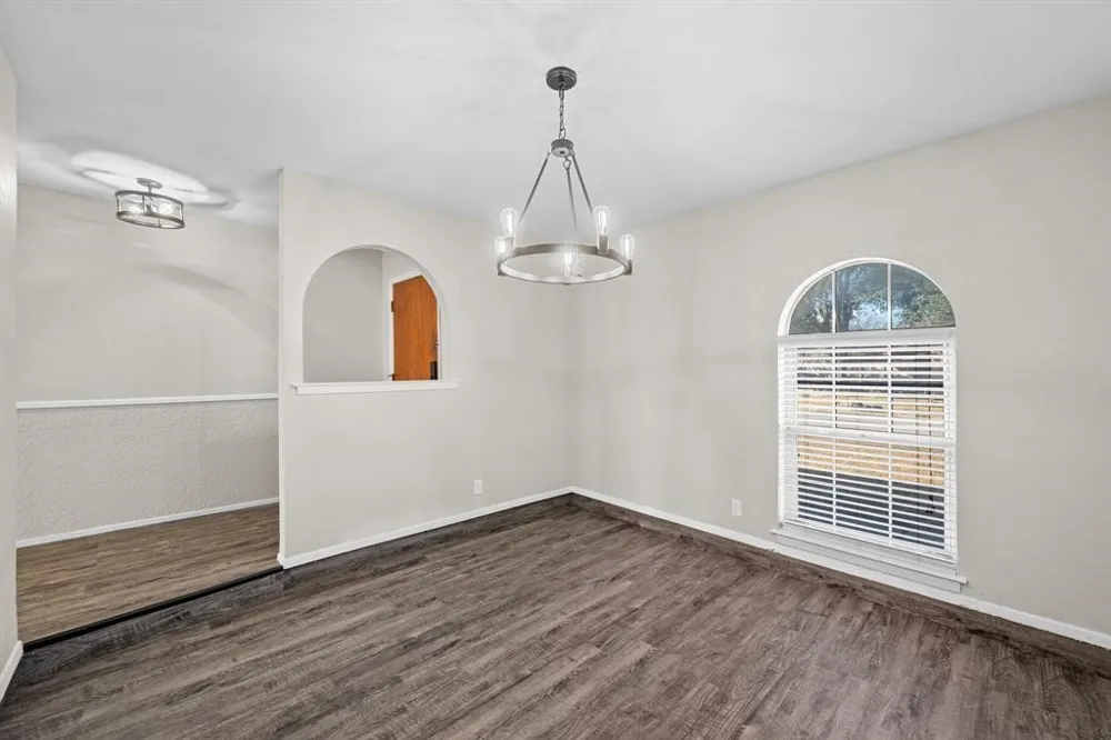 2001 San Jacinto Drive Arlington, TX 76012