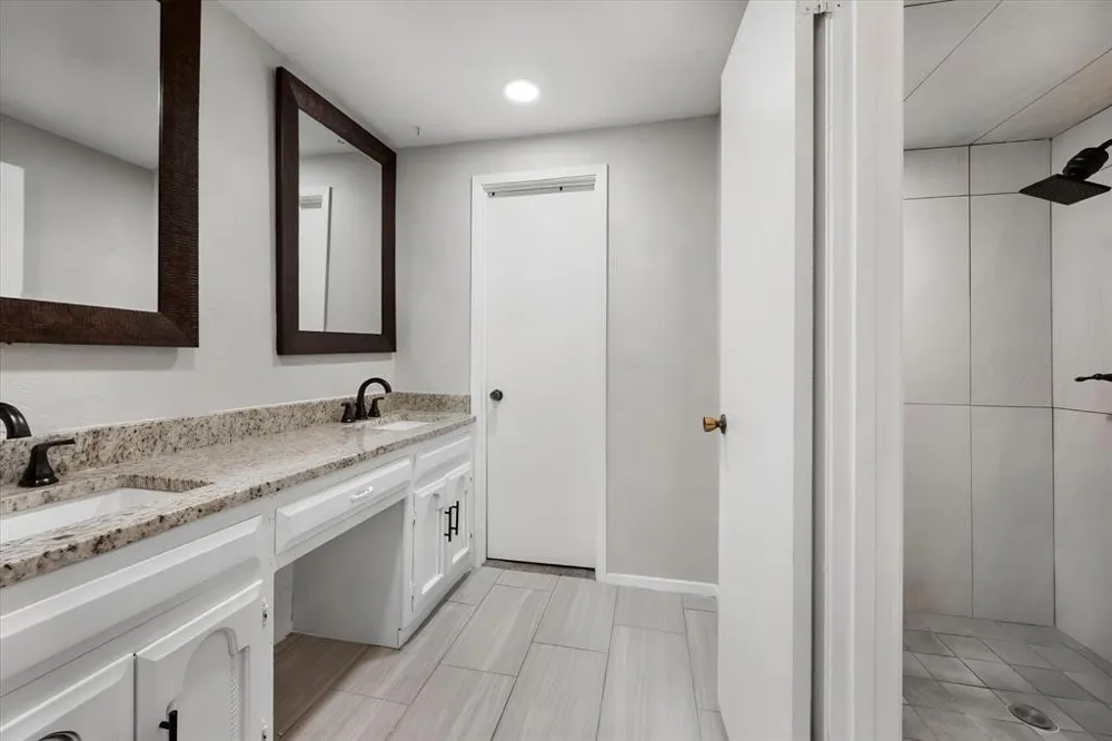 2001 San Jacinto Drive Arlington, TX 76012