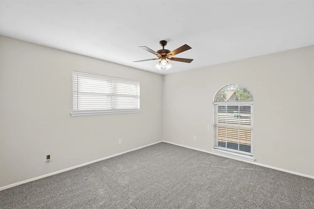 2001 San Jacinto Drive Arlington, TX 76012