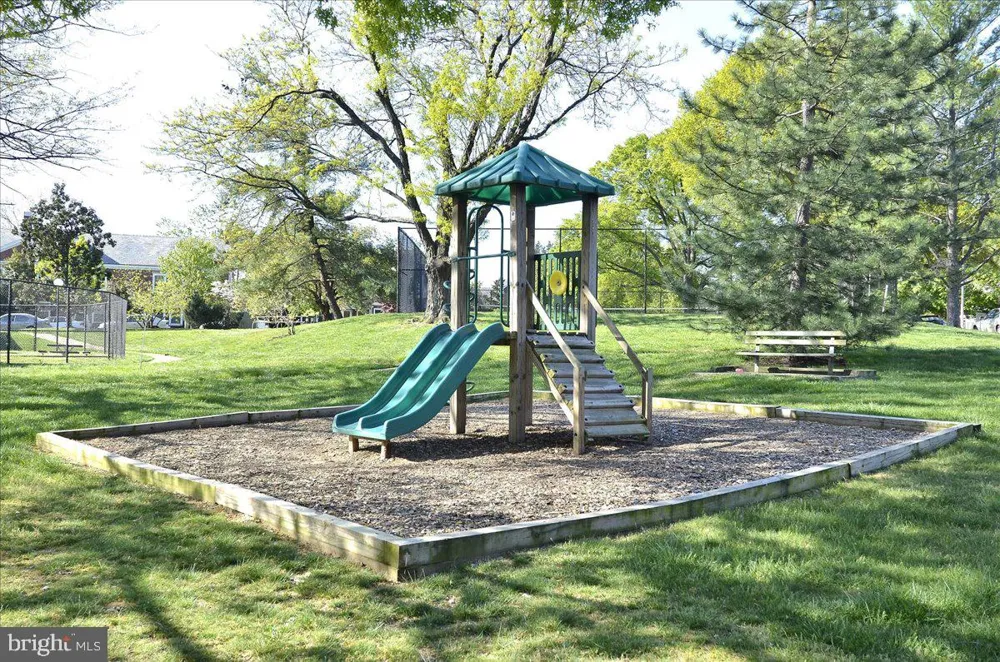 3506 MARTHA CUSTIS DRIVE Alexandria, VA 22302