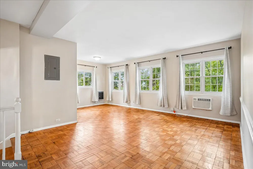 3506 MARTHA CUSTIS DRIVE Alexandria, VA 22302